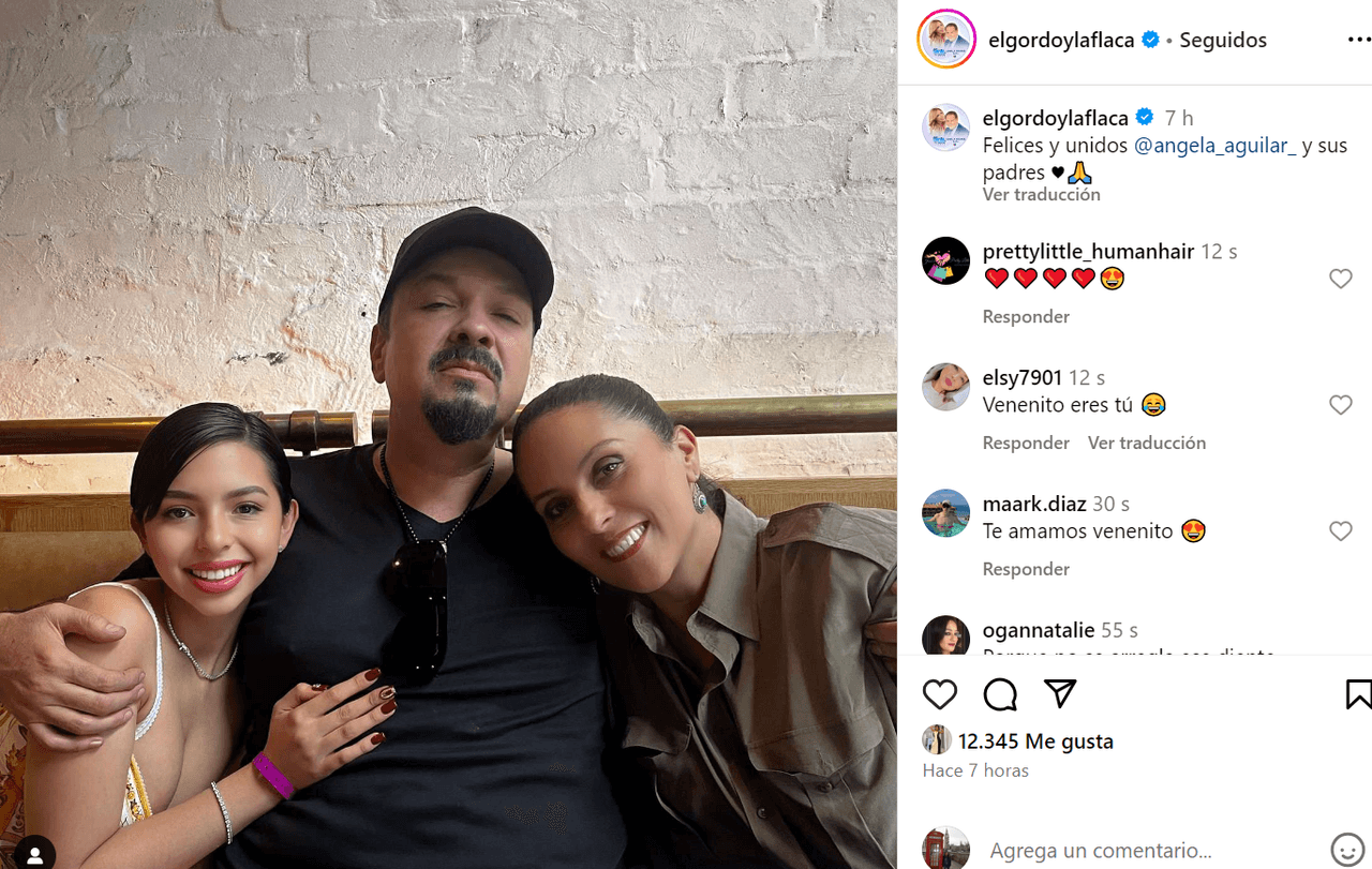 Ángela Aguilar aparece con Pepe Aguilar en foto