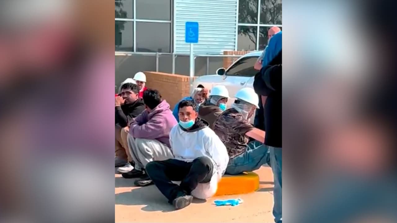 De procesadora en Omaha a campos de California: redadas de ICE causan pánico en lugares de trabajo
