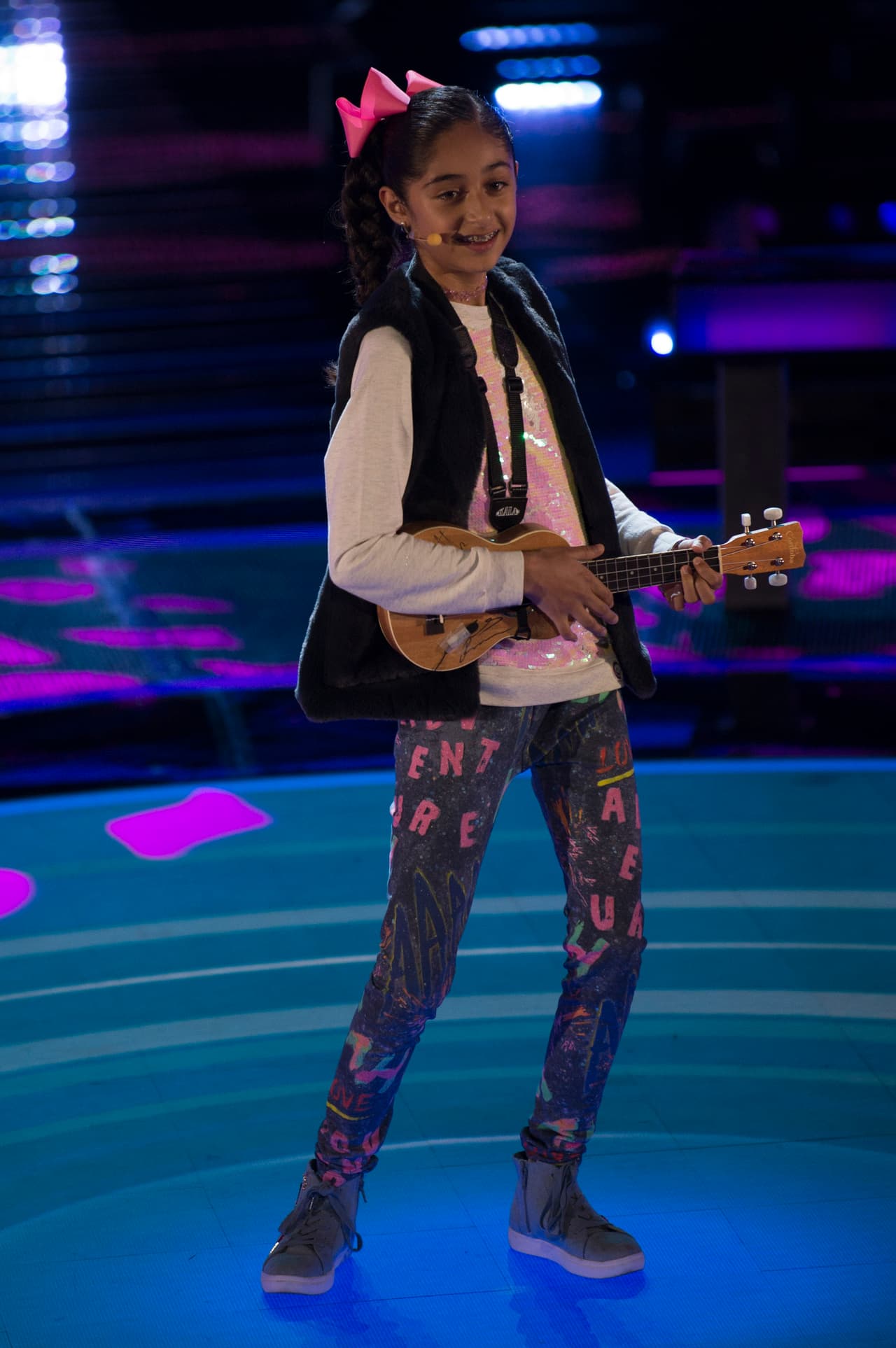 Mónica conquistó a Melendi al tocar con gracia su ukulele y demostrar gran poder vocal, su encantó podría llevarla a la gran final de La Voz Kids.