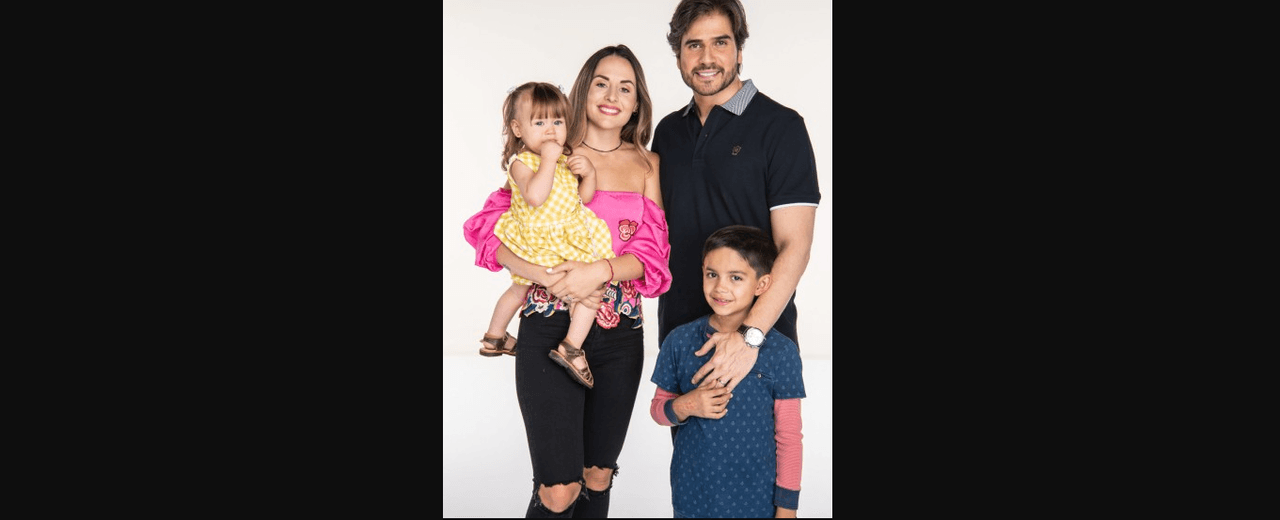 Su primera participación en televisión fue en 'Mi marido tiene familia'; pero cuando tenía tan solo ocho años alcanzó más fama cuando formó parte de ‘Mi marido tiene más familia’, donde dio vida a ‘David’.