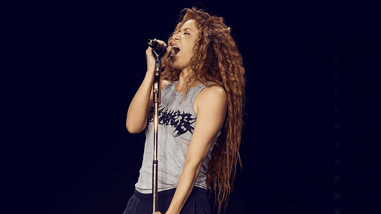 ¡7 looks de Shakira que hicieron historia!