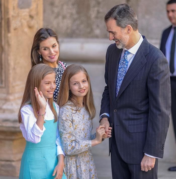 La familia real española fingió que no pasó nada
