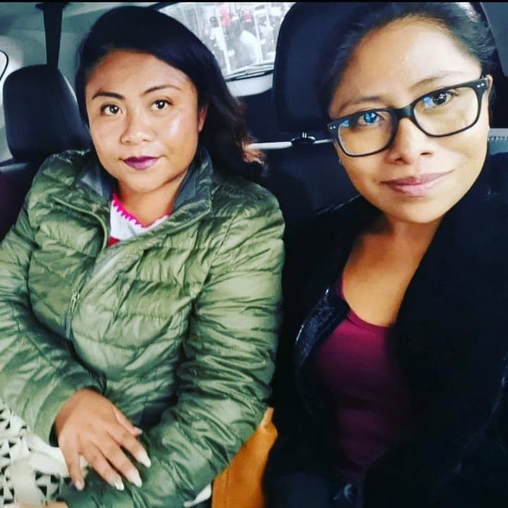 Hermana de Yalitza Aparicio presume sus talentos como albañil