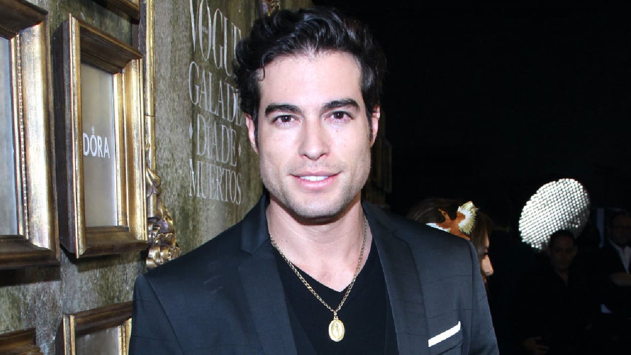 Danilo Carrera se reencuentra con ‘expareja’ y su esposo: dice que “estuvo en su boda”