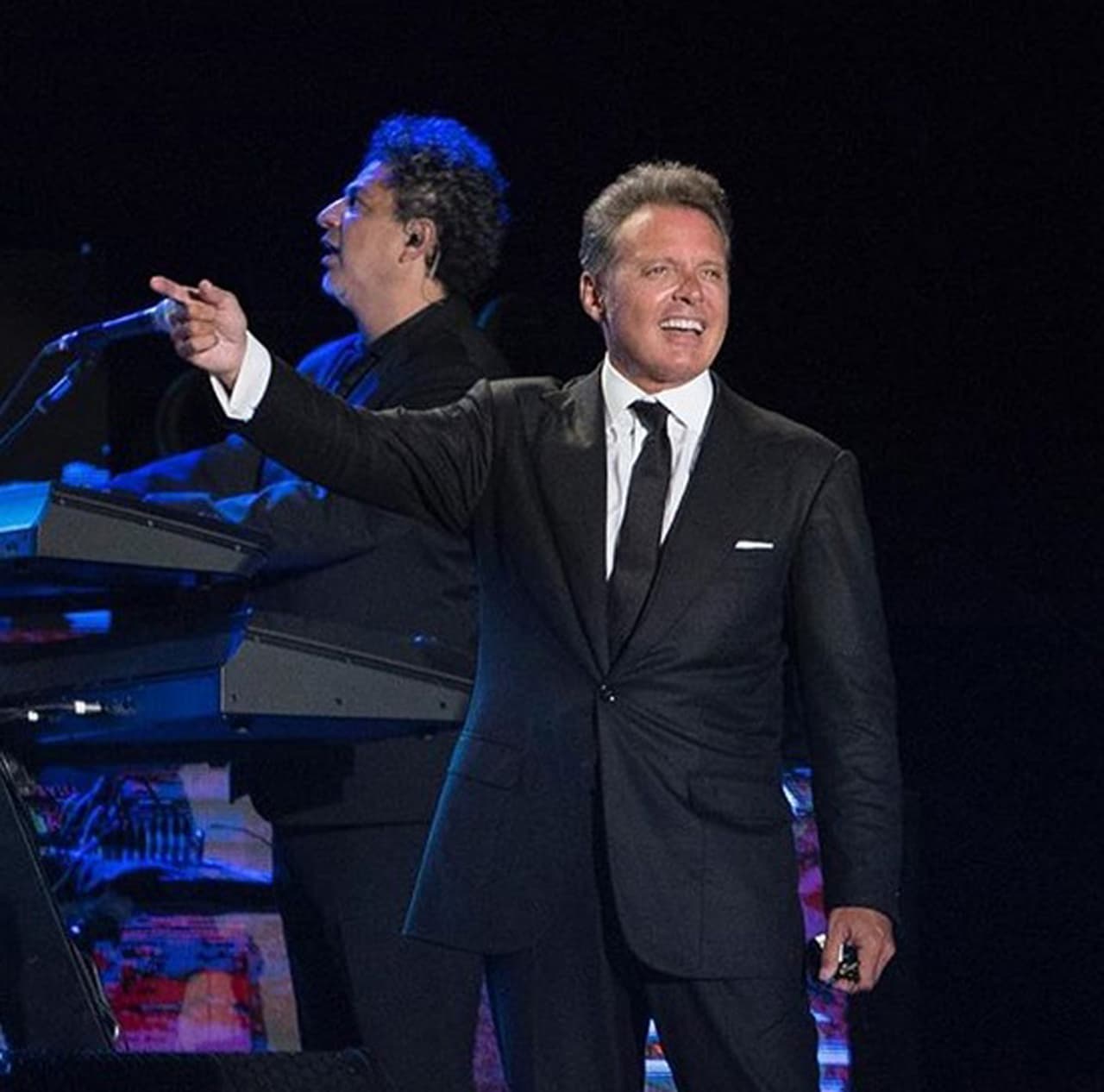 Luis Miguel: revelan fotos conviviendo con hijas de su nueva novia Paloma Cuevas y lo critican