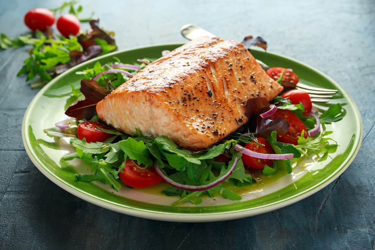 Alimentos con Omega 3. El atún, el salmón y las sardinas son perfectos para prevenir el cáncer.