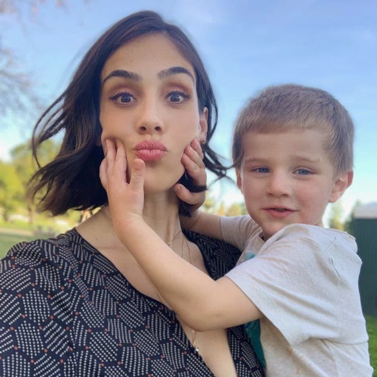 A través de sus redes sociales, la esposa de Leonardo de Lozanne, comparte videos en los que muestra la potencia de su voz. Además, la orgullosa madre no pierde oportunidad para presumir cuánto ha crecido su hijo Andrés, de 3 años.