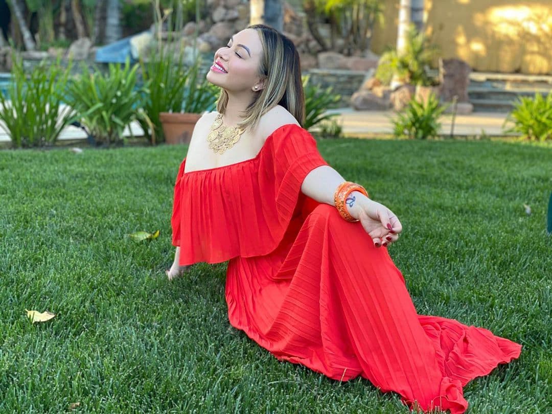 Chiquis Rivera muestra su clóset y hace desfile de moda con divertido TikTok