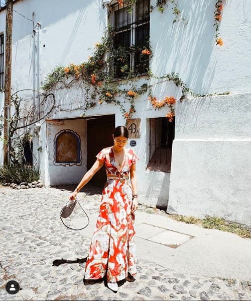 Una vez más, Bárbara López lució un vestido de Narcisa Playa, marca con la que parece estar muy cómoda cuando sale de vacaciones.