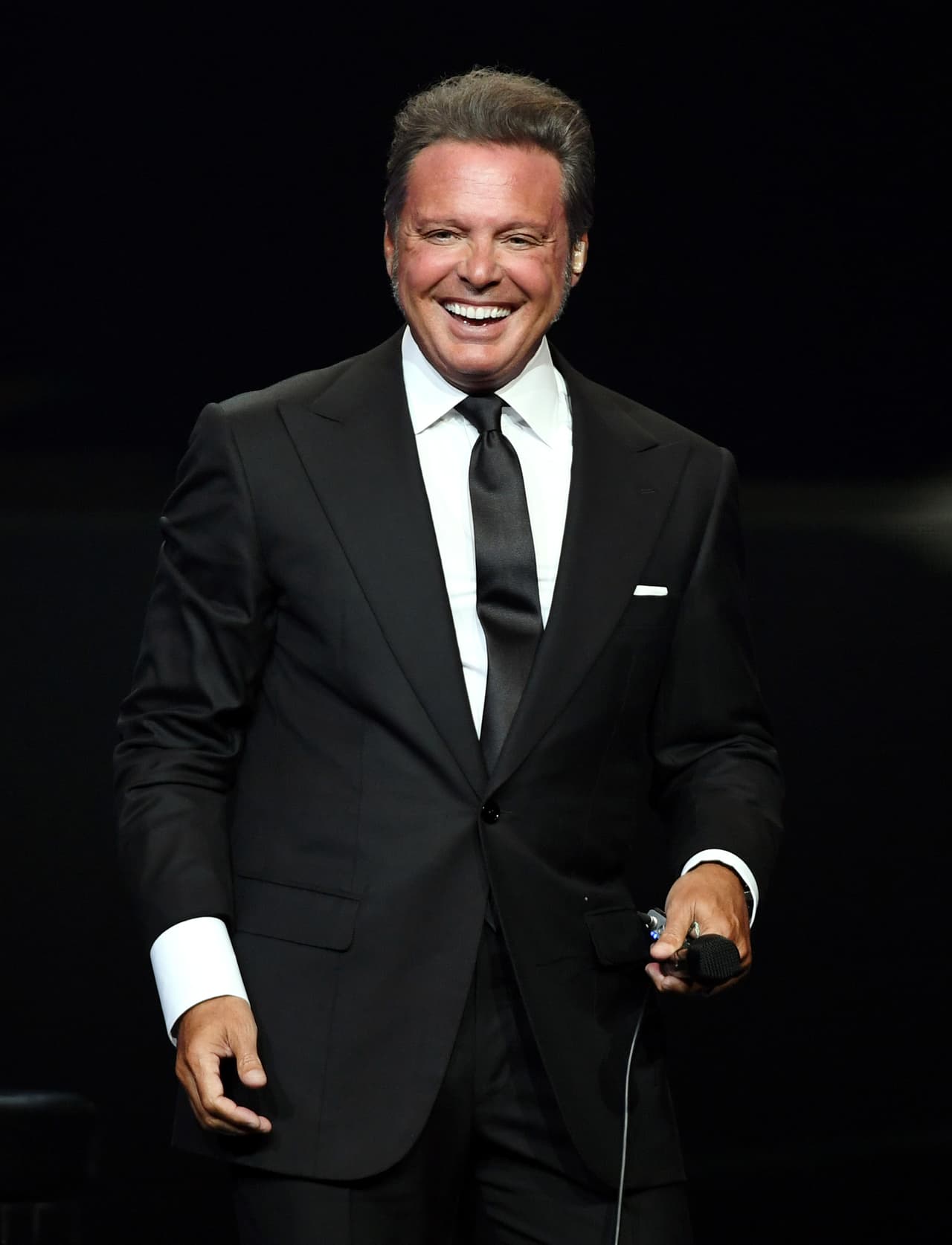 LAS VEGAS, NEVADA - SEPTEMBER 12: Singer Luis Miguel performs on the first night of his four-date limited engagement at The Colosseum at Caesars Palace on September 12, 2019 in Las Vegas, Nevada. (Photo by Ethan Miller/Getty Images)