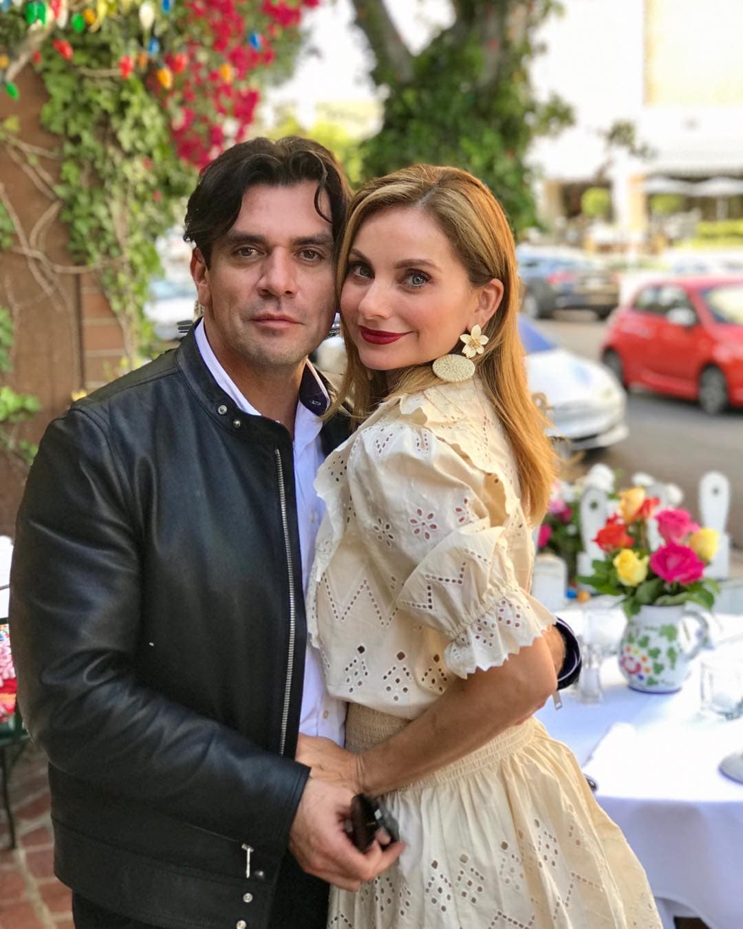 Elizabeth Álvarez destapa qué hace para llevar la fiesta en paz con Jorge Salinas en cuarentena