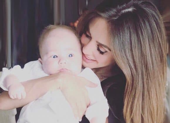 Anahí demuestra que su hijo es fan de RBD