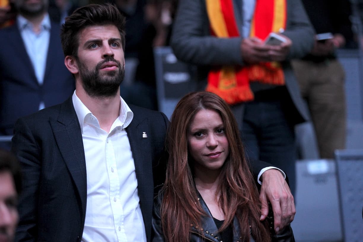 La expareja continúa en medio de la polémica.