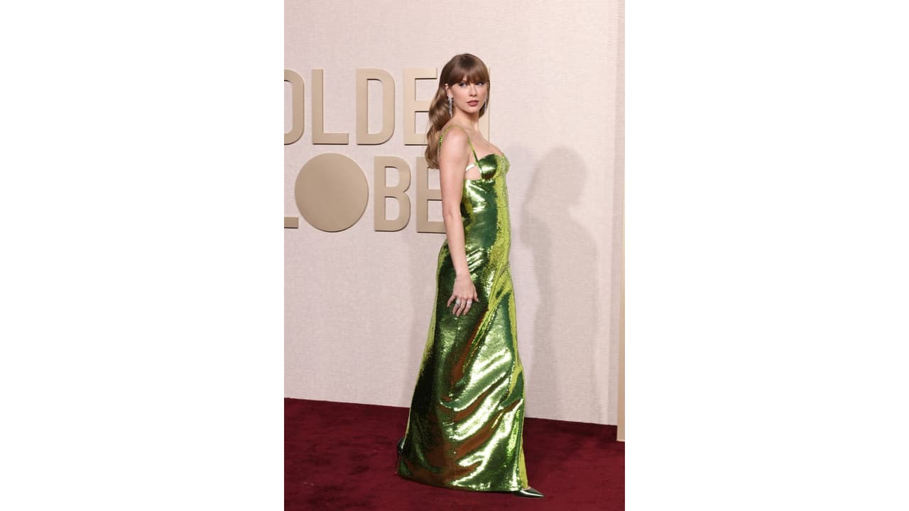 Taylor Swift en la 'red carpet' de los Golden Globes 2024.