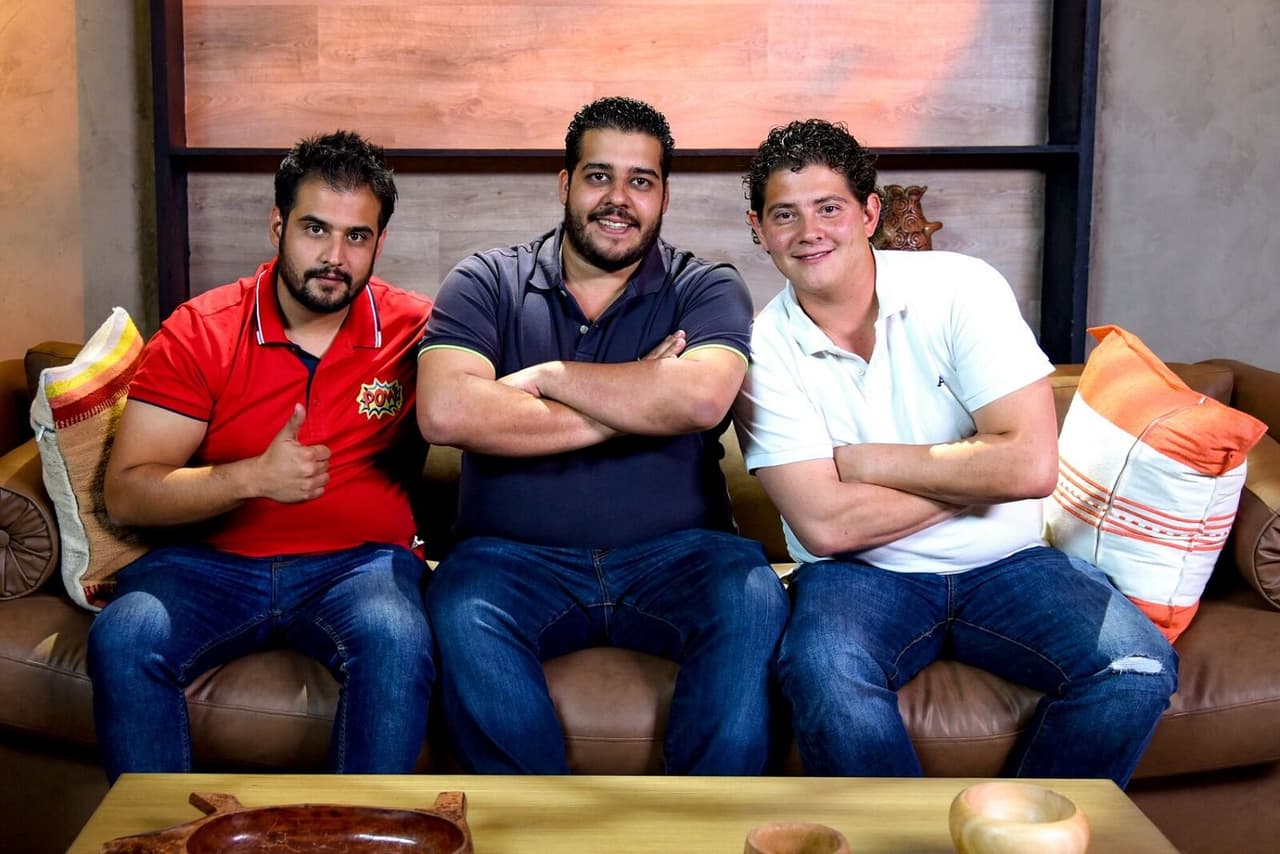 La familia Gudiño la compone Daniel, su hermano Javier y su compadre Farid. Ellos son de la Ciudad de México.