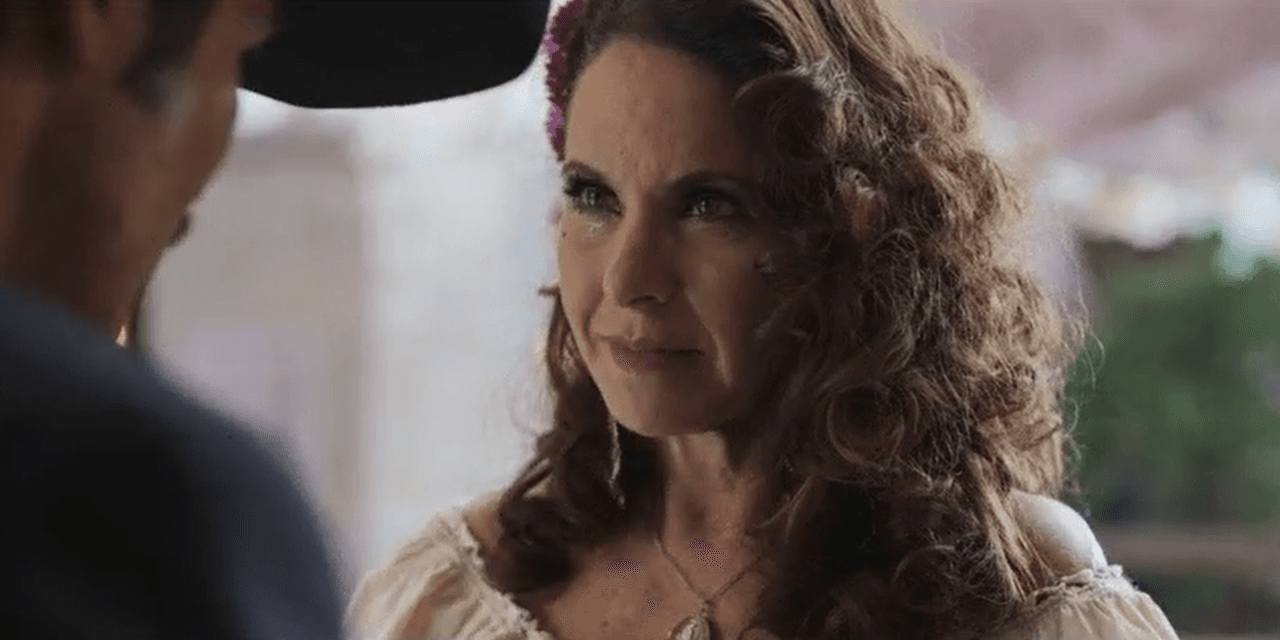 El Gallo de Oro Capítulo 5: ¡La Caponera cura a Dionisio y se toman de las manos!
