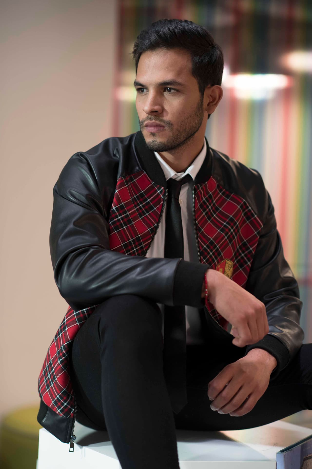 Óscar Cano da vida a Lalo en Like la Leyenda, conoce más a fondo a este guapísimo actor.
