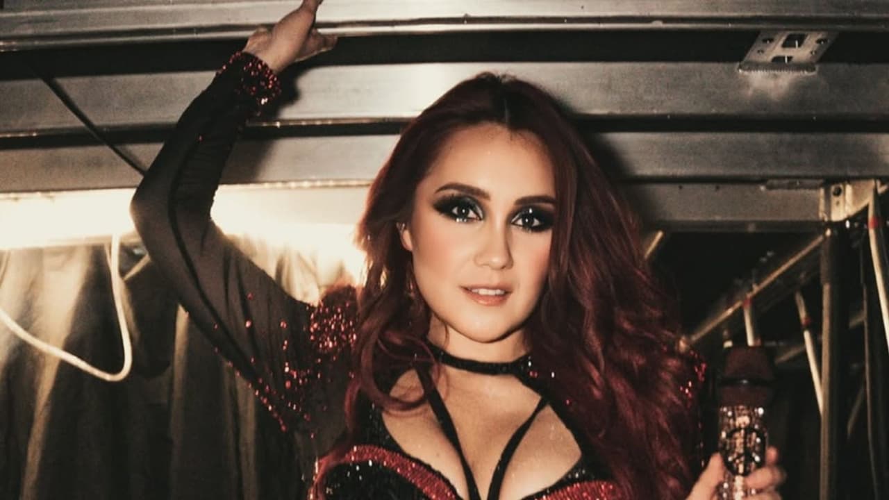 Dulce María derrite redes con tierno mensaje a su bebé; comparte nuevas imágenes de su recién nacida