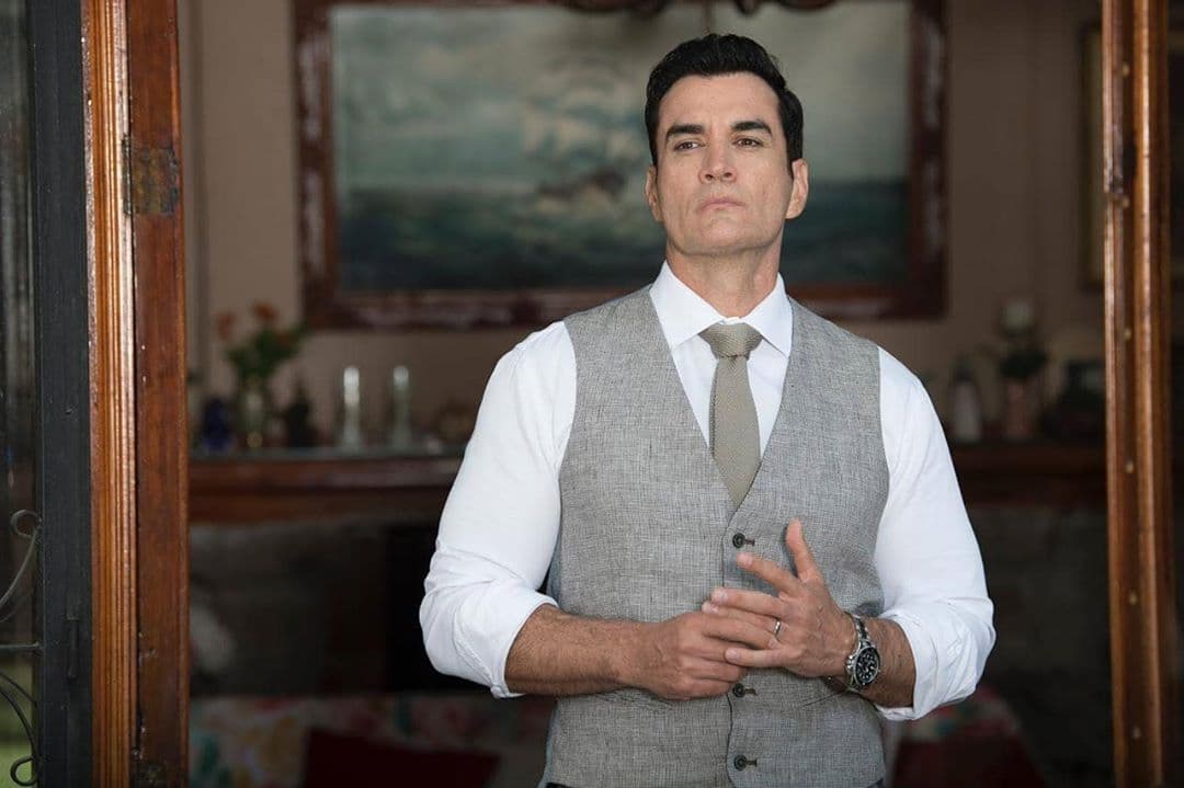 David Zepeda interpretará ‘Álvaro Falcón’ en la nueva telenovela ‘Vencer el Desamor’ y poco a poco ha revelado algunos detalles de su personaje. A continuación, te compartimos algunas pistas que ha dado a conocer y, sobre todo, del vestuario que ha robado suspiros con las siguientes fotos.