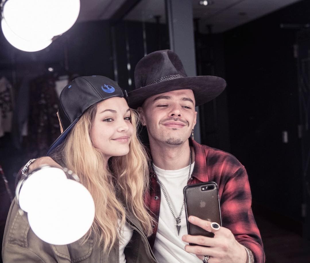 Durante el concierto que el grupo Jesse y Joy ofreció el pasado fin de semana en en Auditorio Nacional, el hermano mayor del dúo sorprendió a su público con la aparición de su hija Hanna.