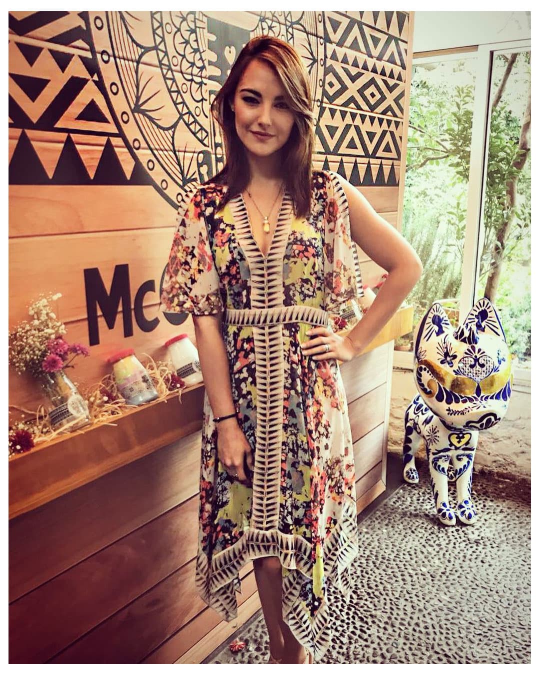 En 2017 fue la estrella juvenil de "Mi Marido tiene Familia", donde interpretó a "Linda Córcega", una chica caprichosa, interesada y banal.
