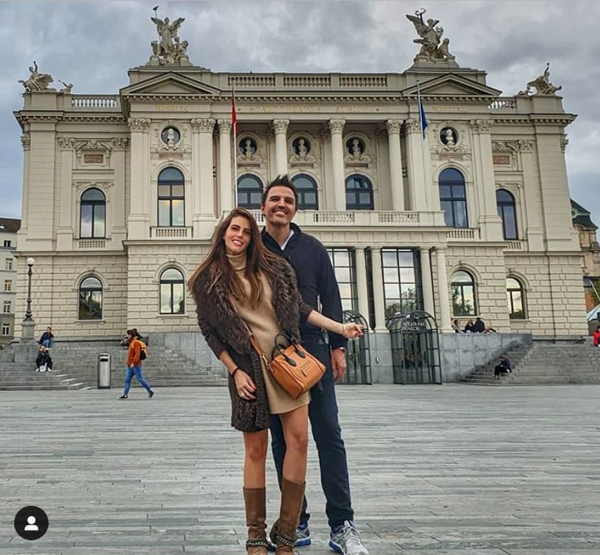 Tras cumplir una serie de compromisos laborales, Claudia y Billy viajaron a Europa para celebrar su ‘baby moon’, el viaje que suelen realizar los futuros padres antes de la llegada del bebé, compartiendo algunos de los momentos más importantes de su romántica travesía.