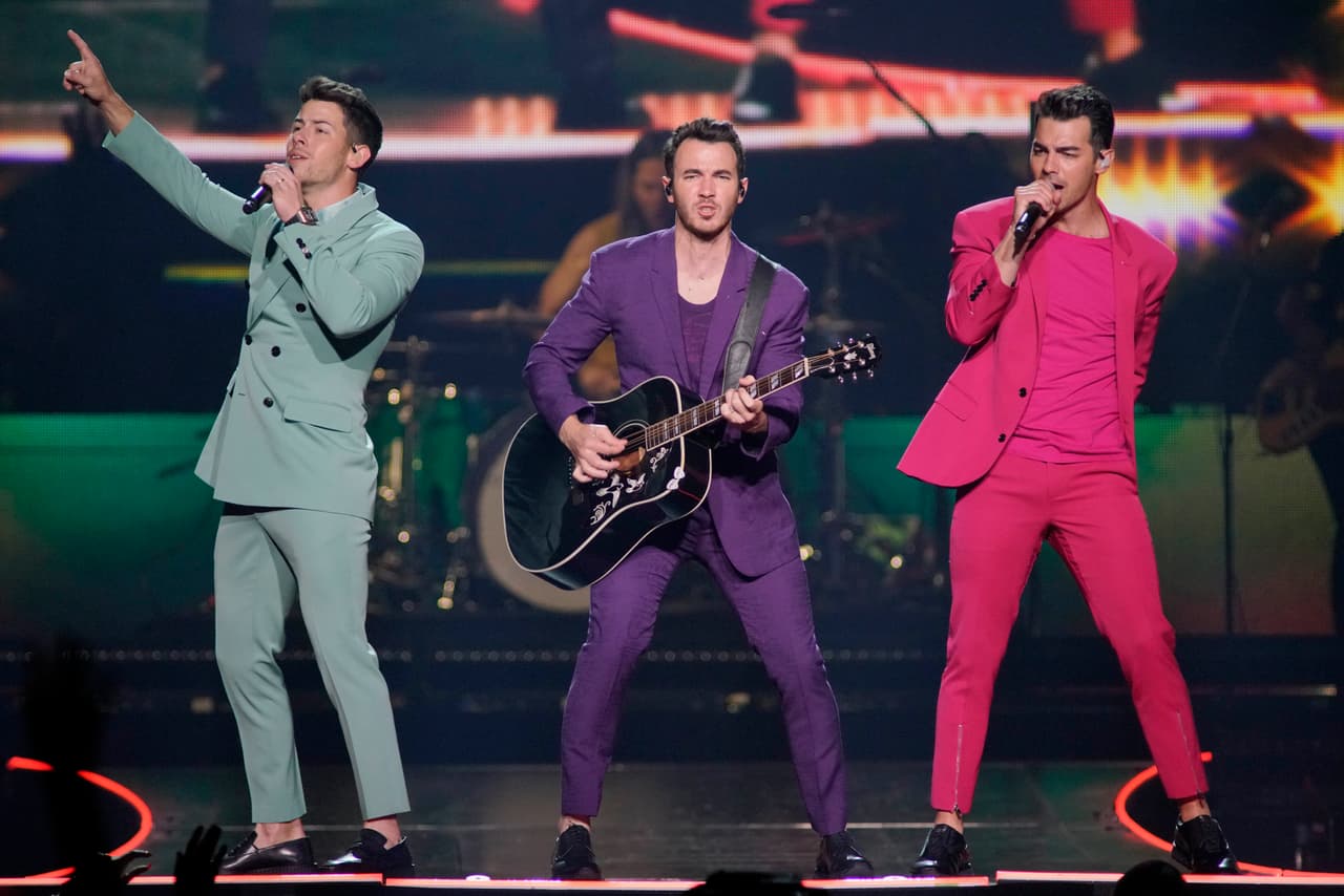 Así fue el primer concierto de los Jonas Brothers en México