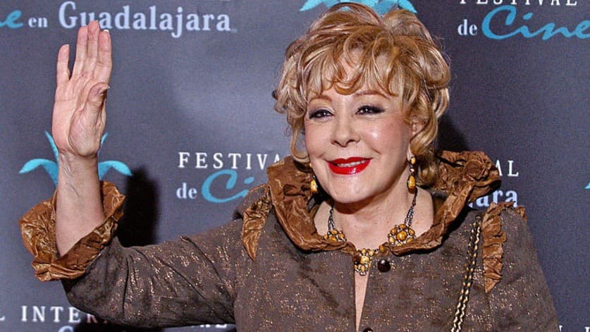 Luis Miguel se hace presente en homenaje a Silvia Pinal en Bellas Artes