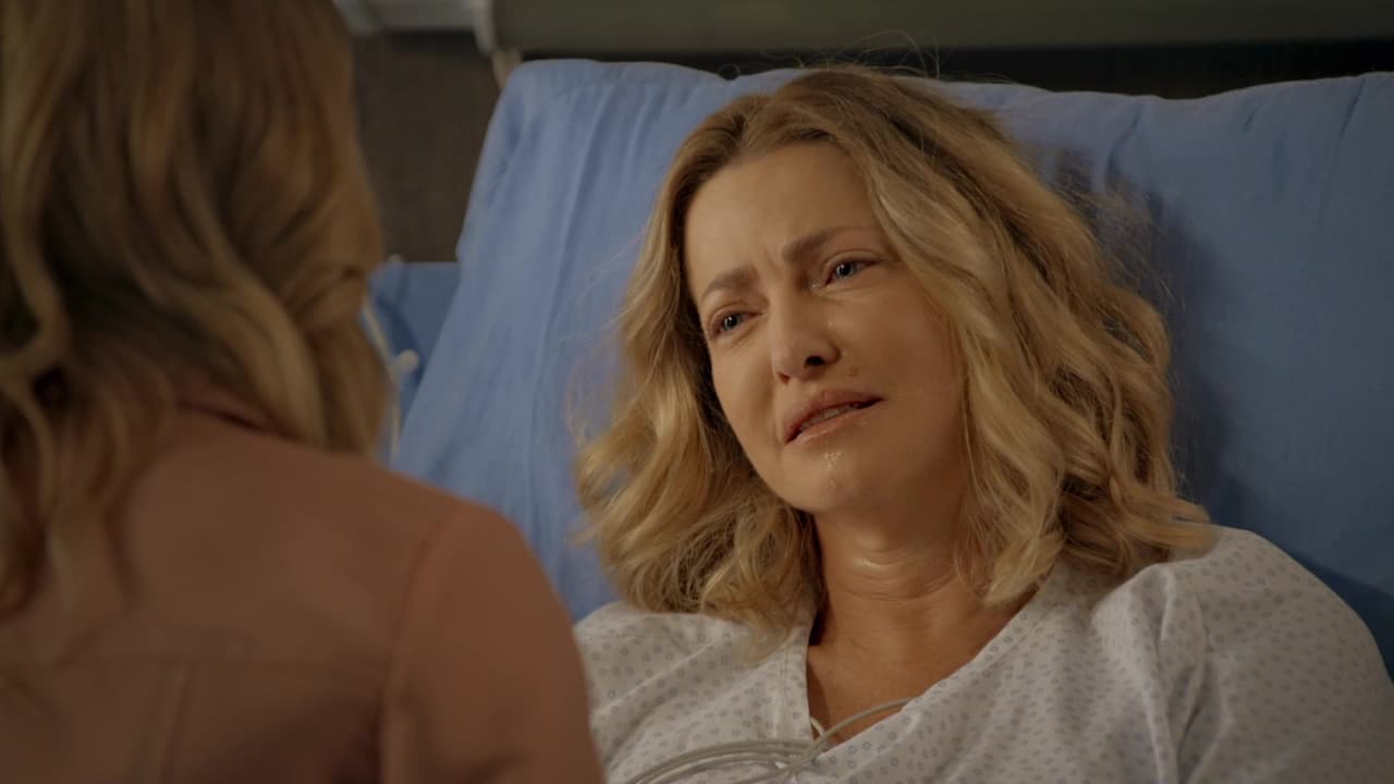 En España, 'Mercedes' le pide a su hija 'Olga' permitirle ver a su nieta antes de morir, pero 'Olga' no quiere ir a México ni estar con su hija.