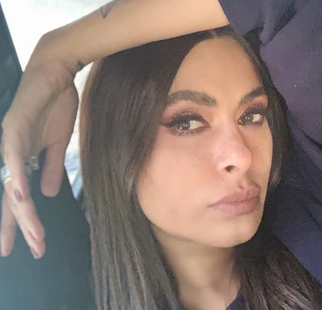 Tras experimentar varias veces con su imagen, en meses pasados, la actriz Galilea Montijo volvió a pintar su cabello de castaño.