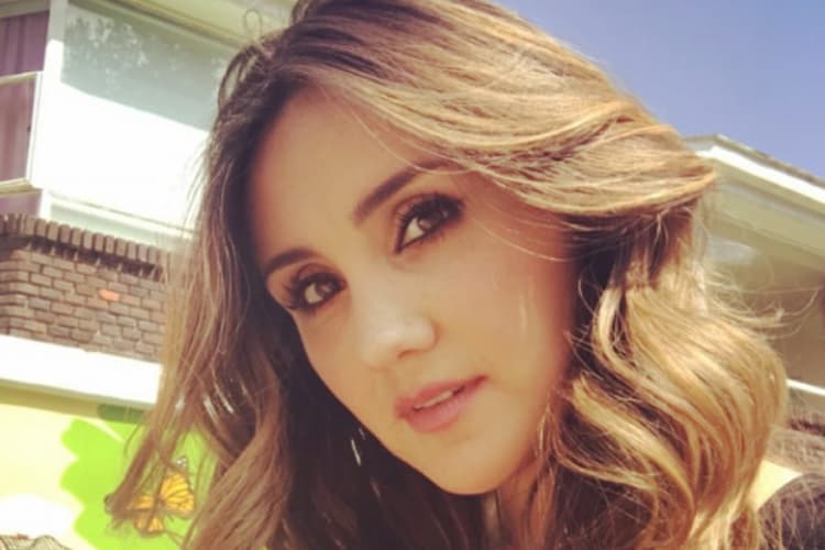 Dulce María desata pasiones… ¡con sexy bikini!