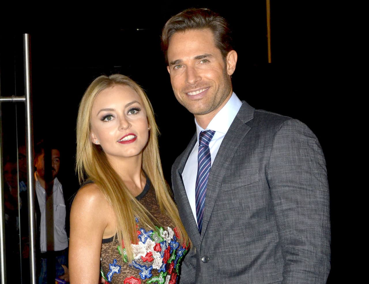 ¡Angelique Boyer se ríe de Sebastián Rulli tras accidente!