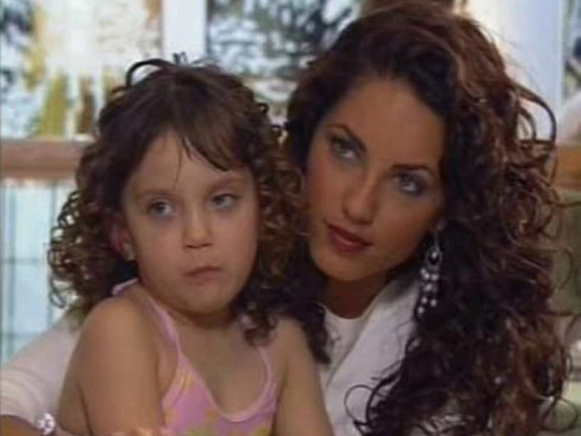 ‘Rubí’ hizo historia no solo por las actuaciones de Bárbara Mori, Eduardo Santamarina y Sebastián Rulli; sino también porque Kristel Casteele se robó el corazón del público con su papel de ‘Fernanda’.