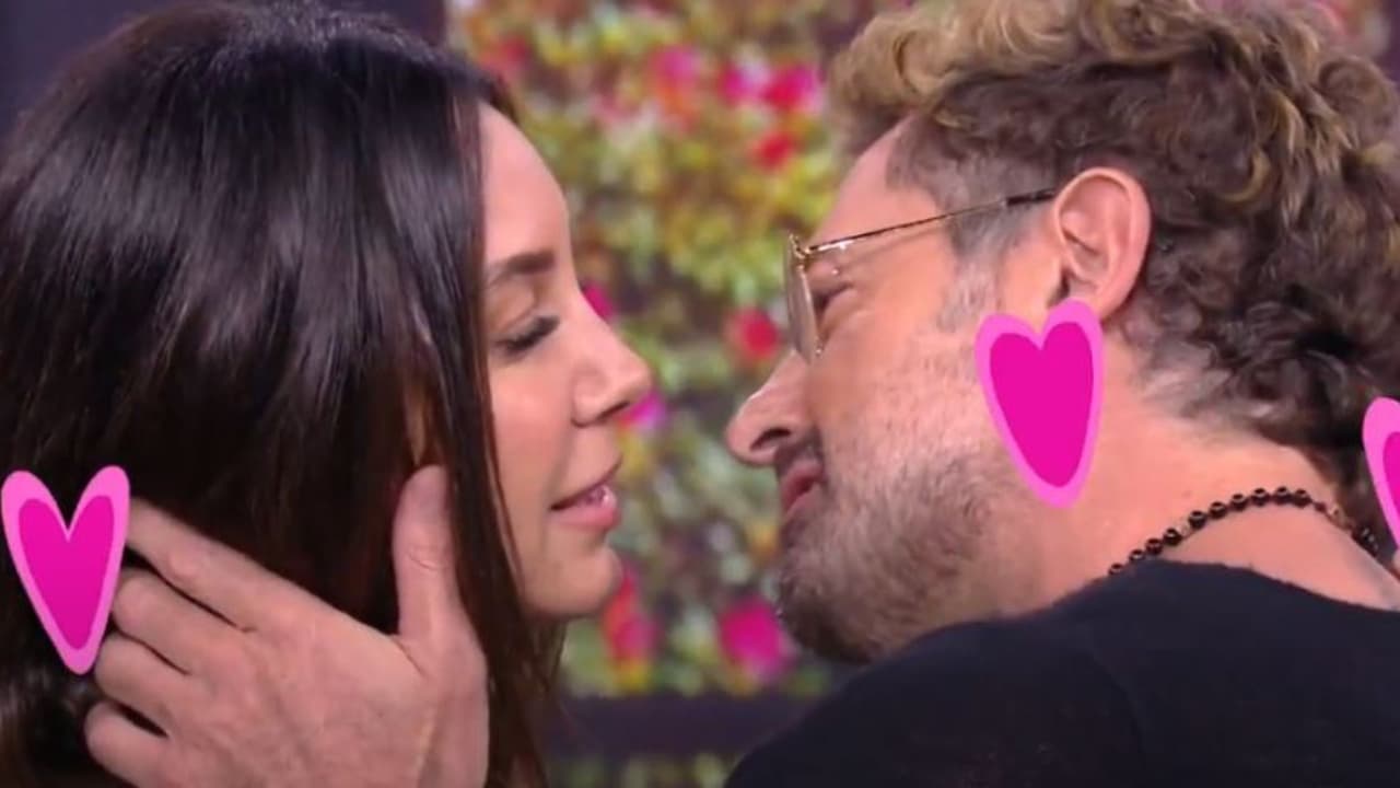Fallida escena romántica de Gabriel Soto y Elizabeth Gutiérrez.