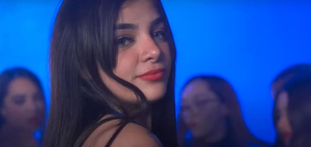 Karely Ruiz se disculpa con mujeres