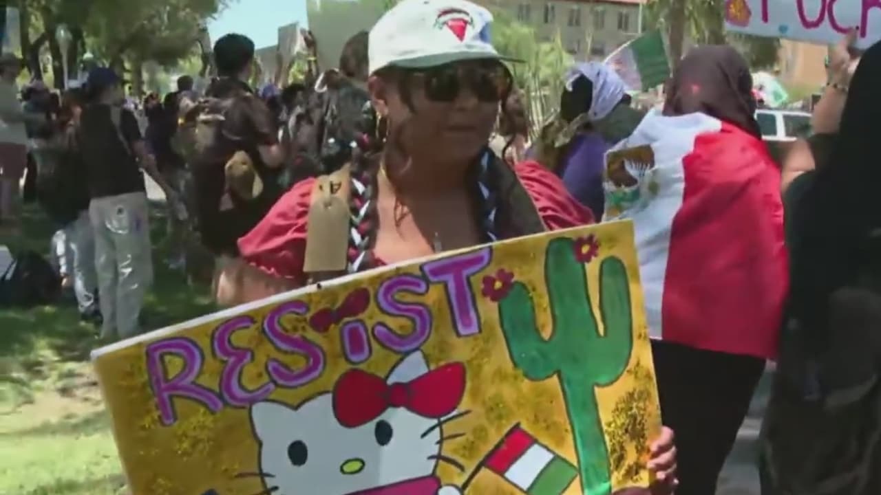 Hispanos usan su voz por inmigrantes que no salieron a la protesta en Arizona: “Muchos tienen miedo”