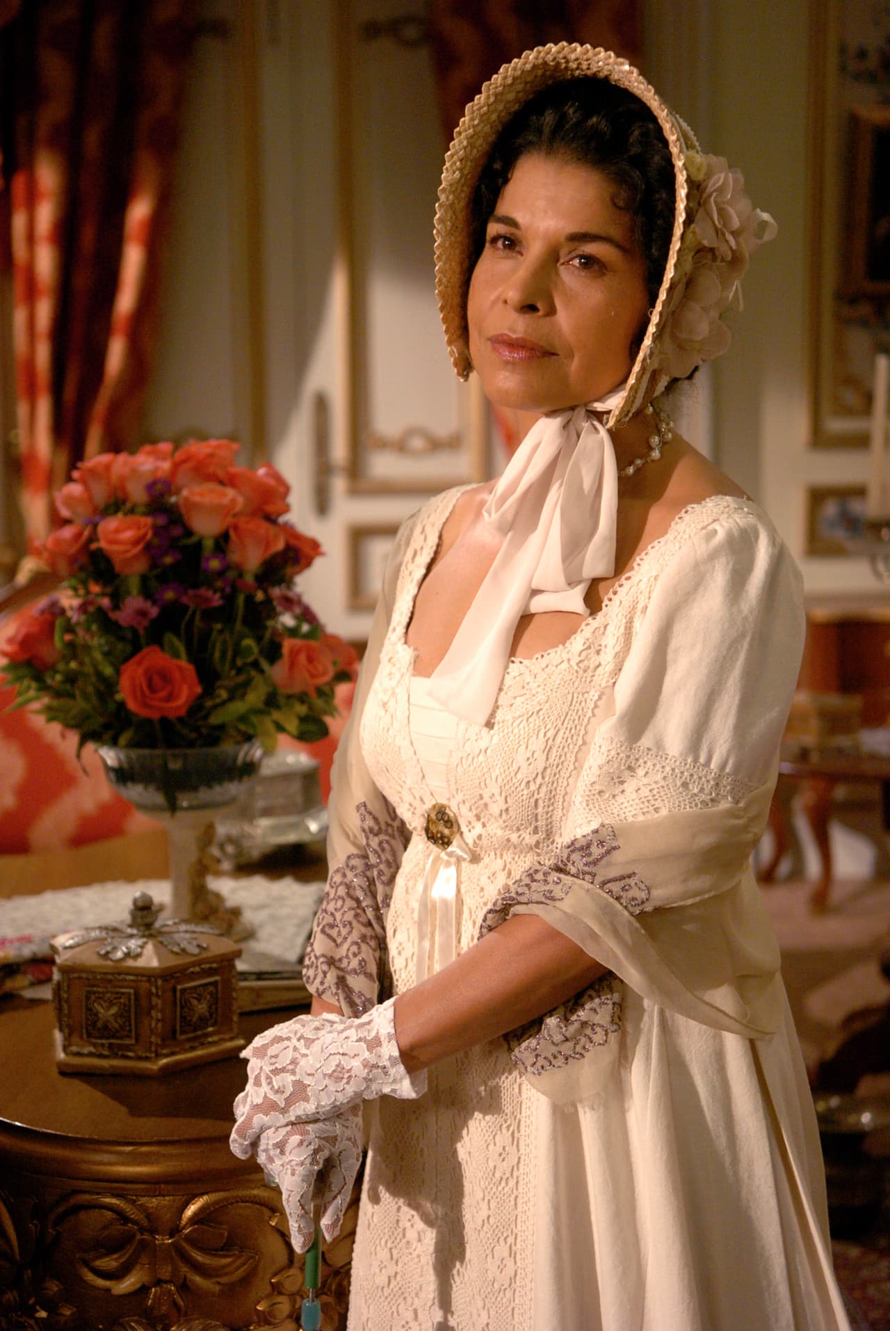 Patricia Martínez es 'Carmela de Alvarado', madre de 'Martín' (Valentino Lanús).