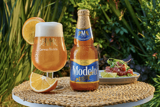 Te compartimos esta nueva receta para que prepares pescado a las brasas con Cerveza Modelo Trigo