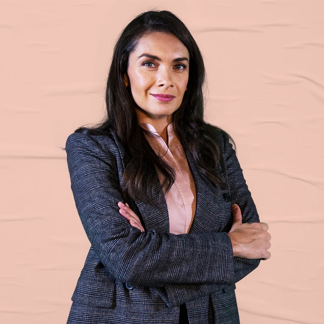 "Charlotte Burgos" es el personaje de María de la Fuente, una psiquiatra con algunos rasgos de personalidad obsesiva. 'Burgos' tendrá una relación muy estrecha con 'Ricardo'.