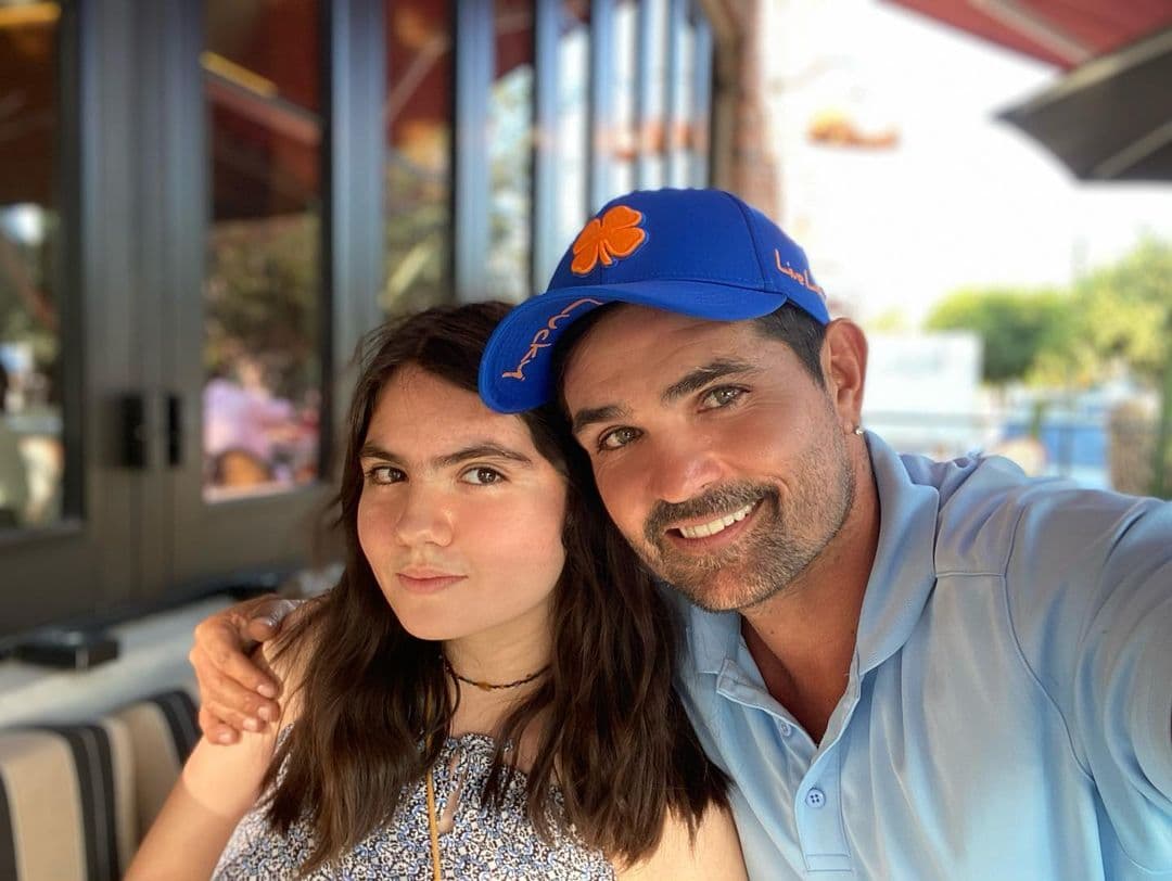 Ferdinando Valencia es otro actor que se convirtió en papá desde muy joven, pues Sofía llegó al mundo cuando solo tenía 23 años. Mientras que en 2019 le dio la bienvenida a sus mellizos, Dante y Tadeo.