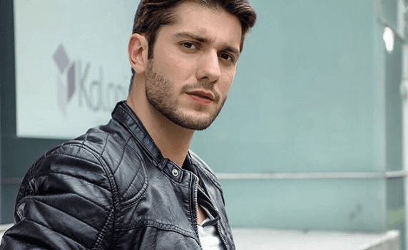 Rodrigo Brand se ha convertido en uno de los galanes favoritos de "Mi fortuna es amarte". Por ello, le hicimos 10 preguntas al actor para conocerlo mejor. ¡Tienes que ver sus respuestas!