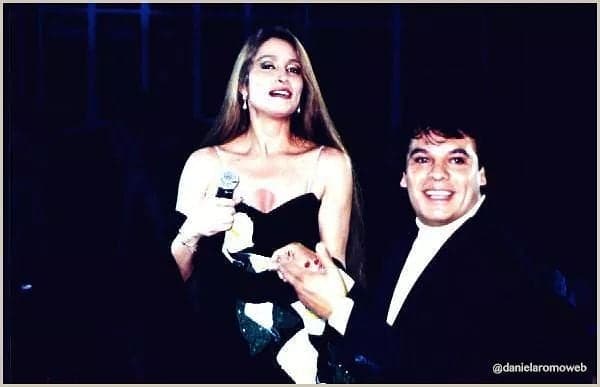 Daniela Romo interpretó el tema “De mí enamórate”, en 1986, uno de los grandes éxitos de Juan Gabriel que le dio gran reconocimiento.
