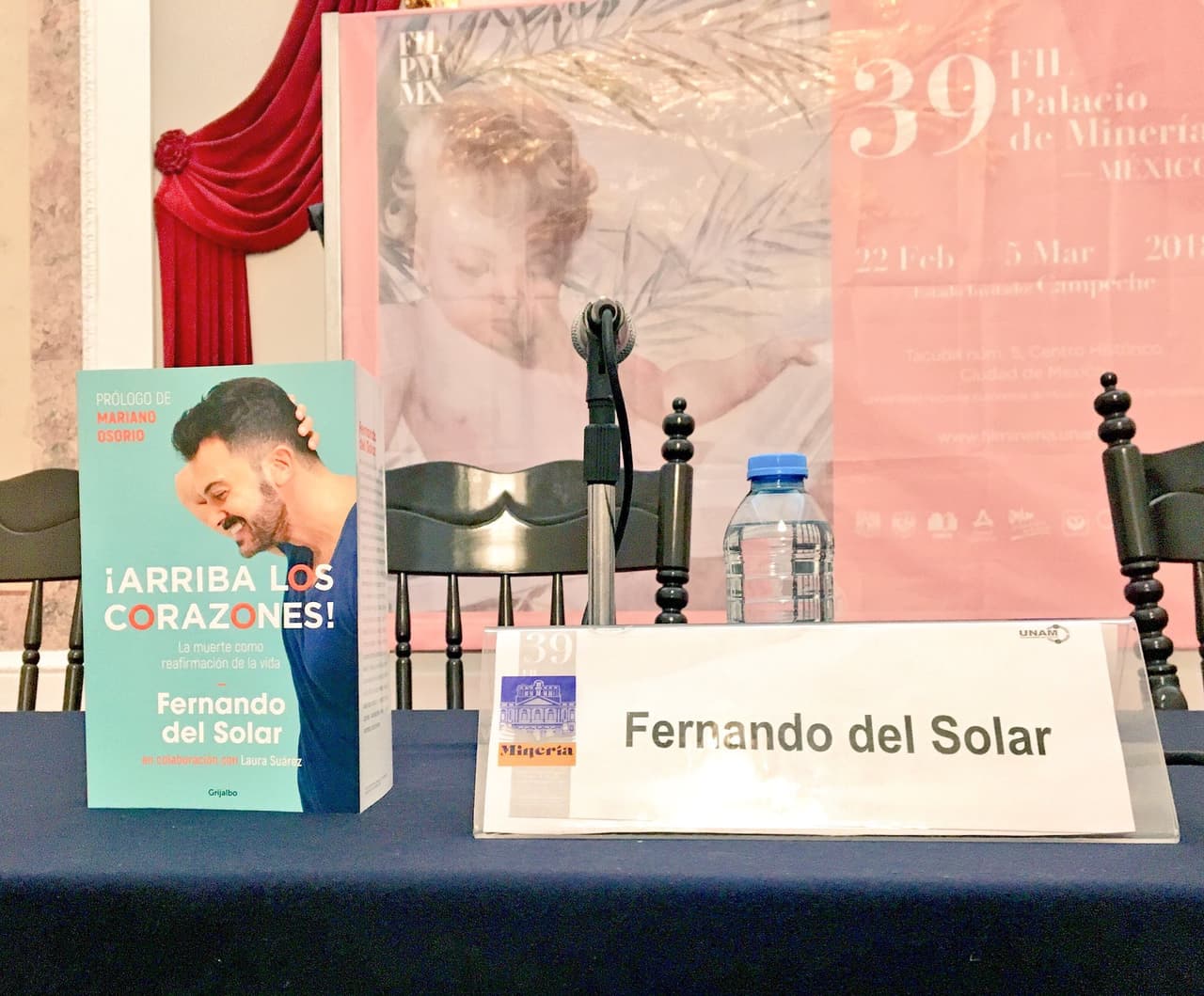 Fernando del Solar también escribe: presentó su libro “¡Arriba los corazones!” en la XXXIX Feria Internacional del Libro del Palacio de Minería.