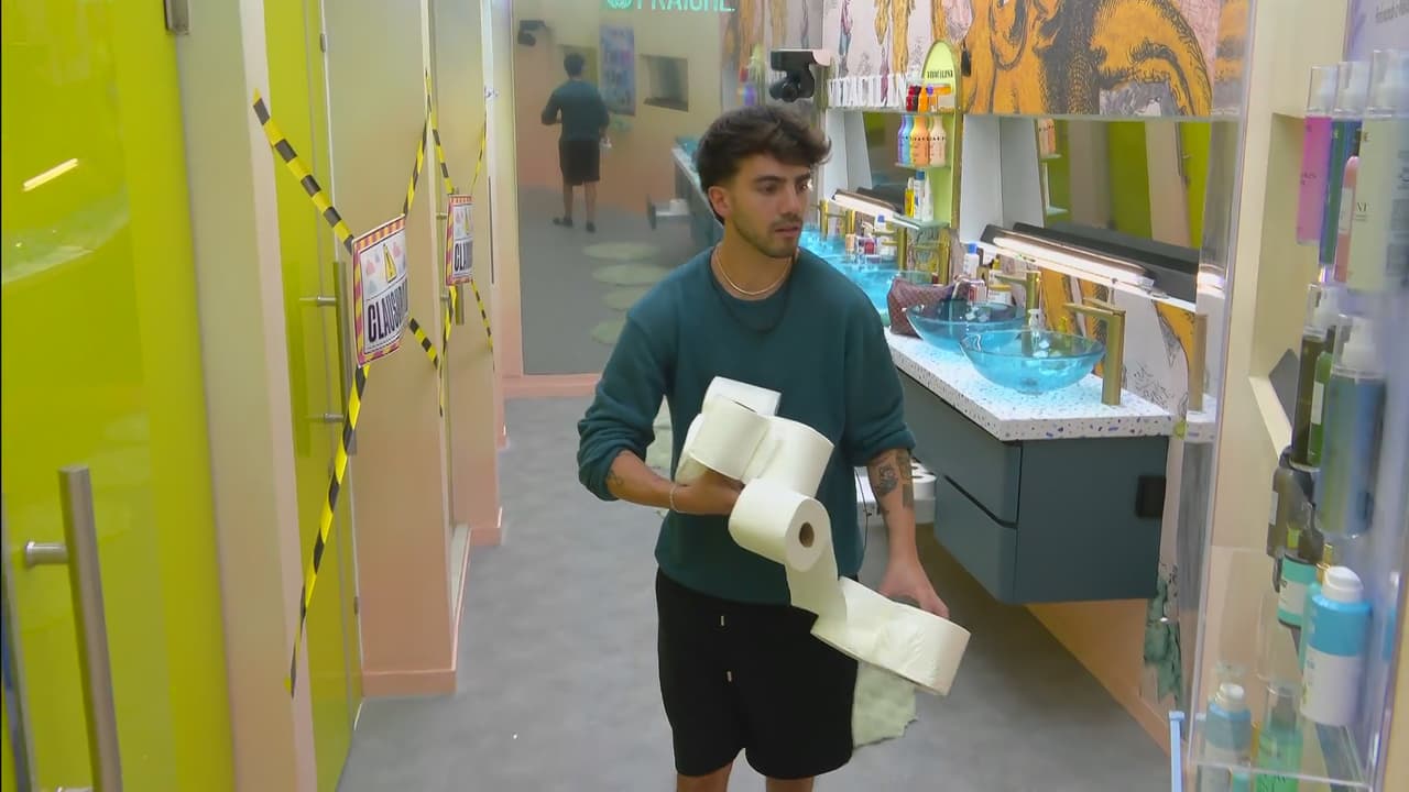 ¡Qué nervios! Fede Vigevani lleva a cabo su primera misión y ESCONDE TODO EL PAPEL DE BAÑO