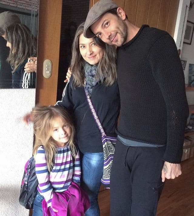 Sin embargo, su vida cambiaría cuando en 1990, a la edad de 14 años, llegó a la Ciudad de México. Al cabo de unos años y junto a su hermana Bárbara Mori, comenzó a perseguir su sueño dentro de la actuación.