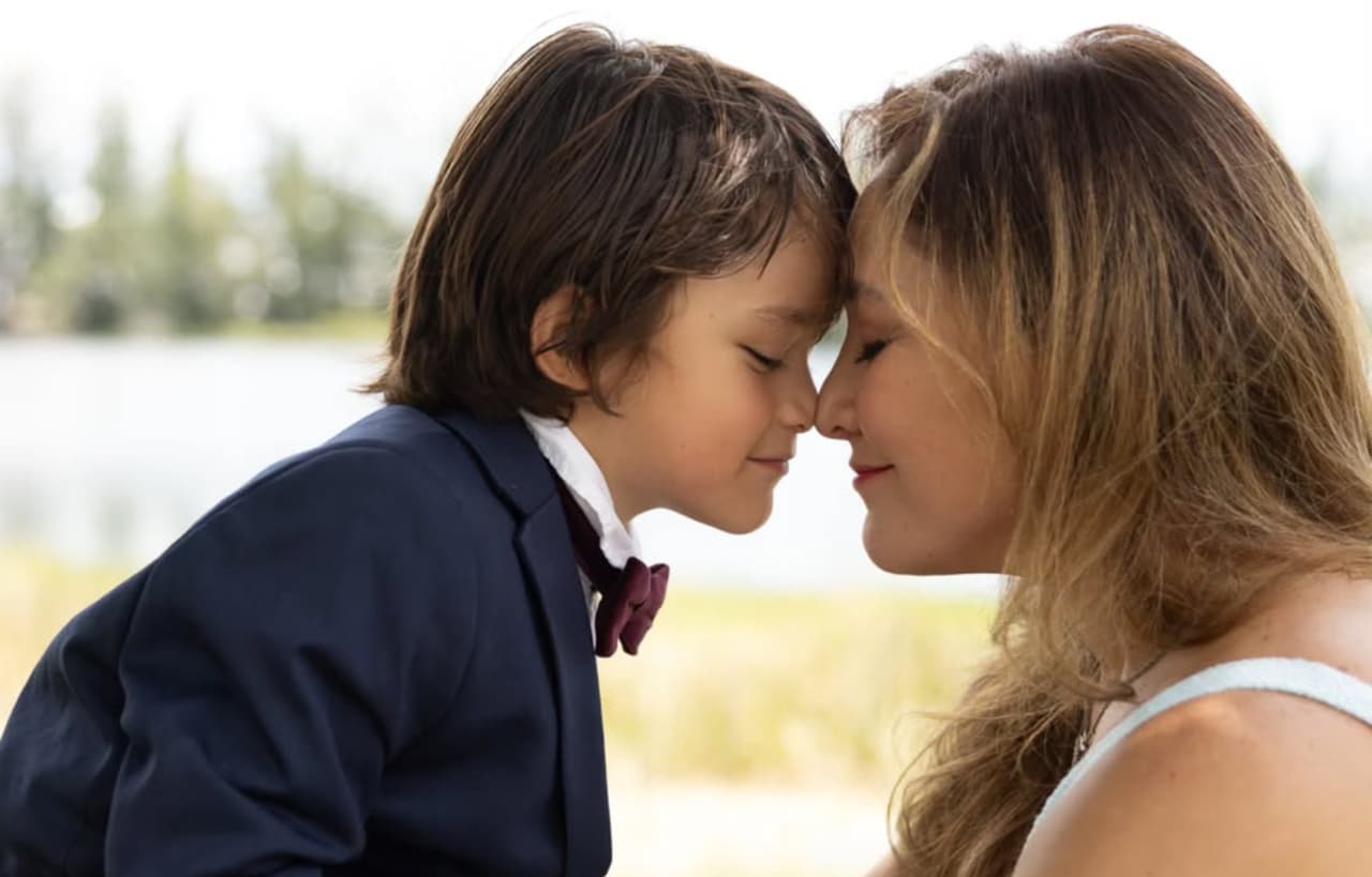 Pequeño hijo de Sherlyn sorprende al enviar poderoso mensaje sobre los pensamientos: ‘Lo que crees creas’ 