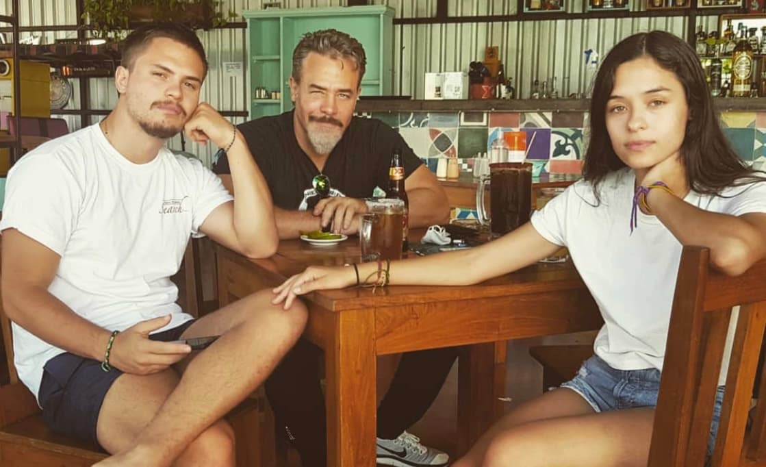 Graco y Valeria son fruto del matrimonio entre Sergio Sendel y Marcela Rodríguez, quienes estuvieron casados de 1996 a 2012.