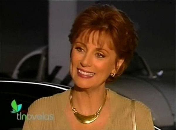 'El Privilegio de Amar' fue una exitosa telenovela mexicana de 1998 protagonizada por grandes actores como: Adela Noriega, René Strickler, Andrés García y Helena Rojo. Precisamente Rojo dio vida al personaje de 'Luciana', una mujer maltratada en su pasado que, sin saberlo, le haría la vida imposible a 'Cristina' (Noriega), su propia hija.