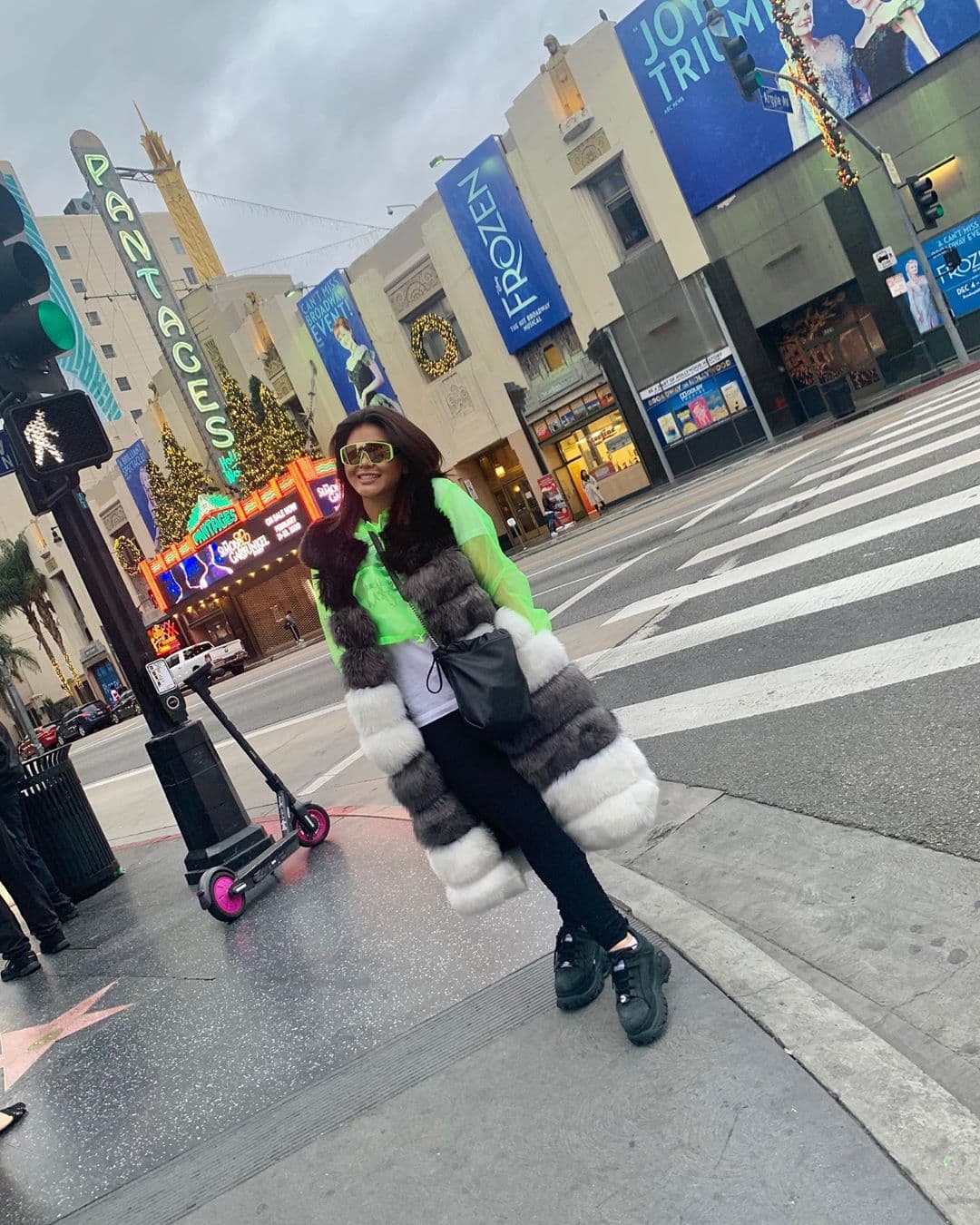 Gomita es víctima de una estafa en sus vacaciones en Los Ángeles