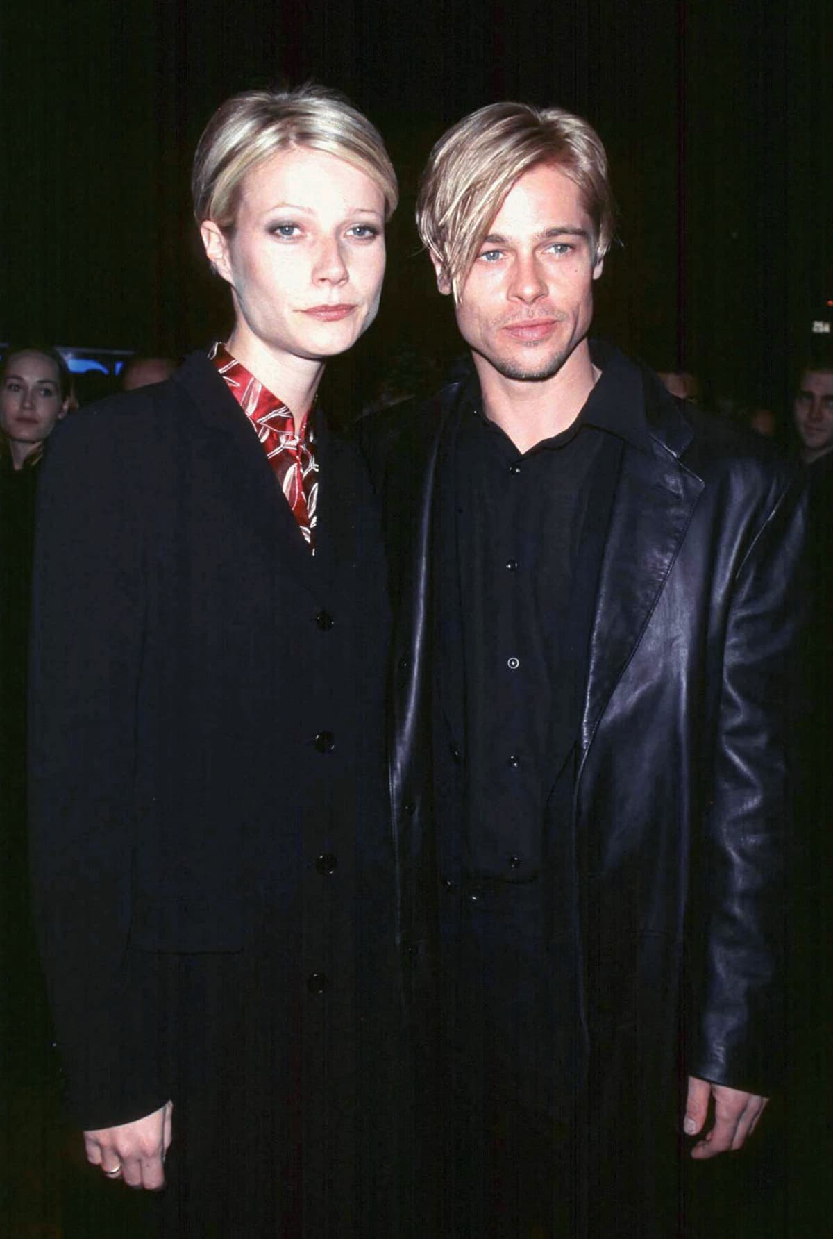 Gwyneth Paltrow y Brad Pitt fueron una de las parejas más populares de la década de los noventa en Hollywood, quienes se separaron en 1997, cuyo look rubio y poco desalineado logró que se parecieran un poco.